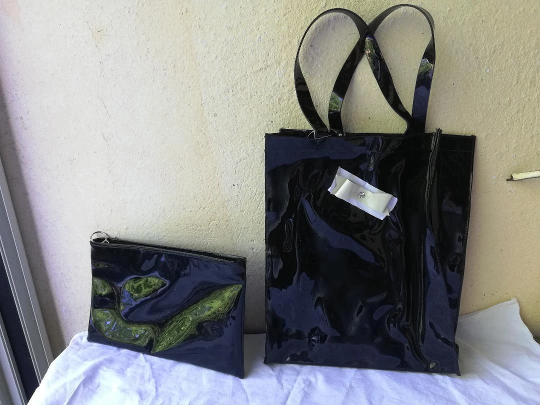 Lot rigide de Sac fourre-tout (ou sac de plage...) ouvert + sa Trousse en PVC